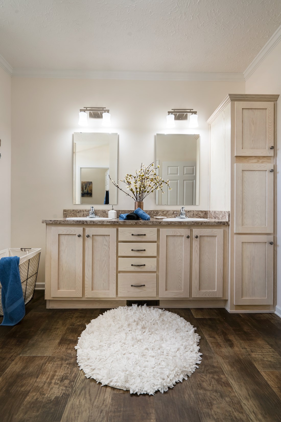The 2466 OAKWOOD MOD Master Bathroom. This Manufactured Mobile Home features 3 bedrooms and 2 baths.